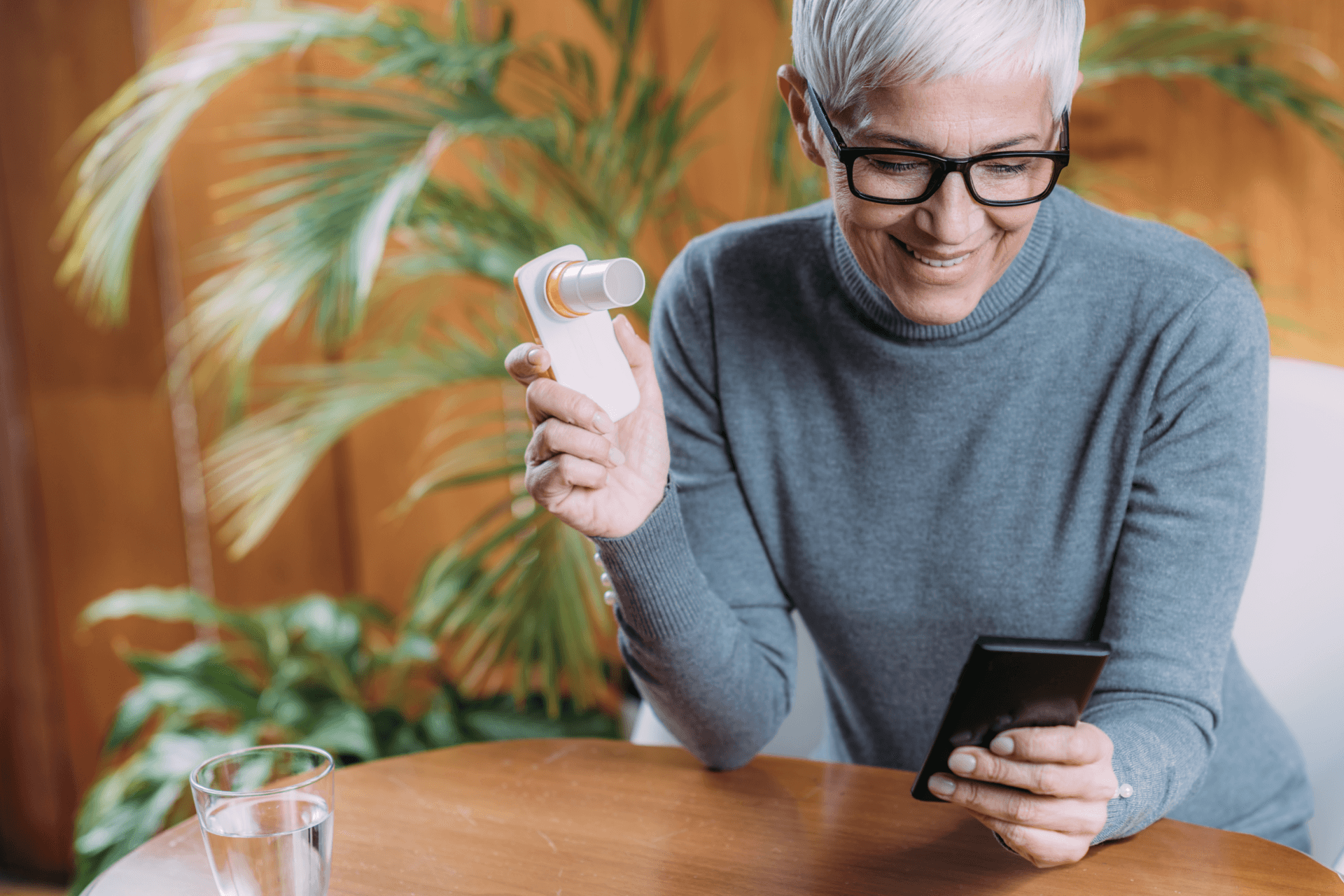 kobieta-ze-spirometrem