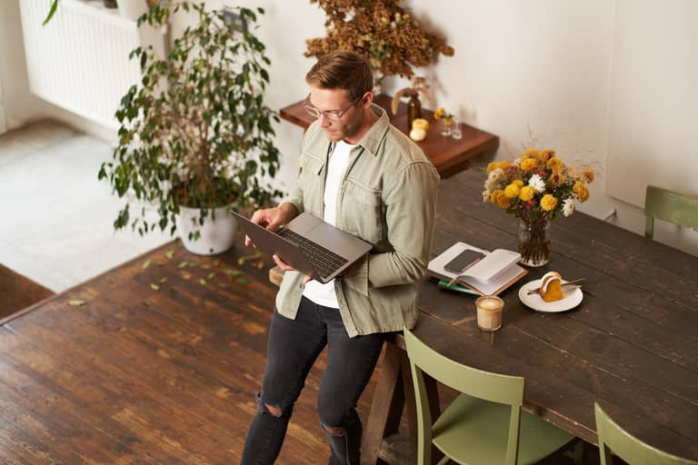 Jesień w HR: profilaktyka niedoborów a zdrowie psychiczne zespołu