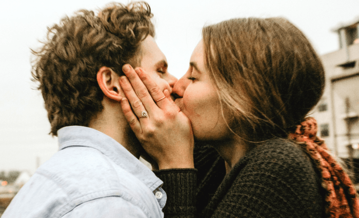 Choroba pocałunków: mononukleoza u dorosłych. Objawy, powikłania, leczenie
