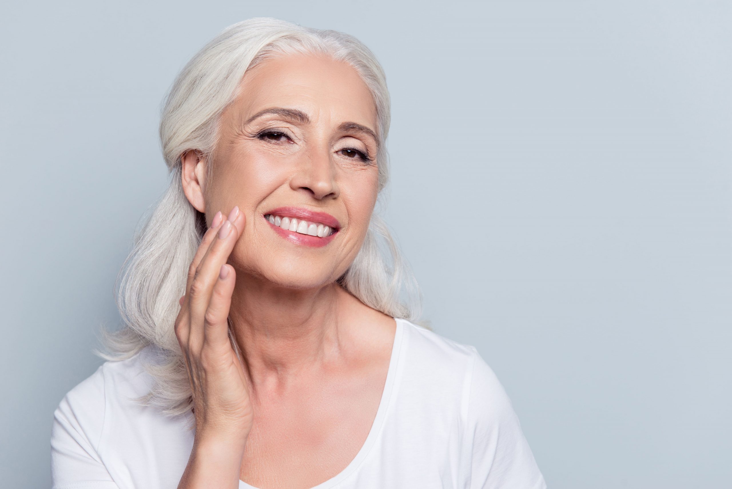 Jak opóźnić starzenie się skóry? Skuteczne metody pielęgnacji | uPacjenta